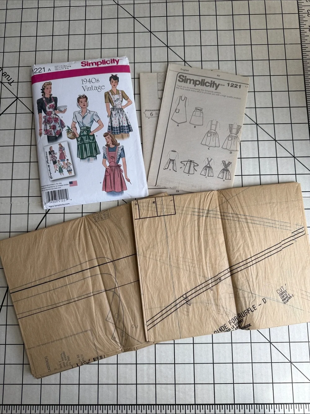 Simplicity 1221 1940s Vintage Apron Sewing Pattern S-L Uncut Factory Folded OOP